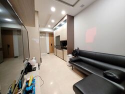Commonwealth Towers (D3), Condominium #373827111